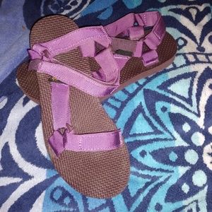 Teva purple sandles